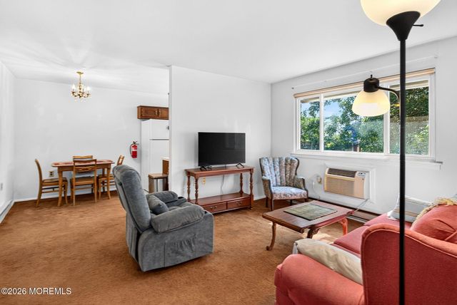 14 E Independence Parkway, Manchester, NJ 08759