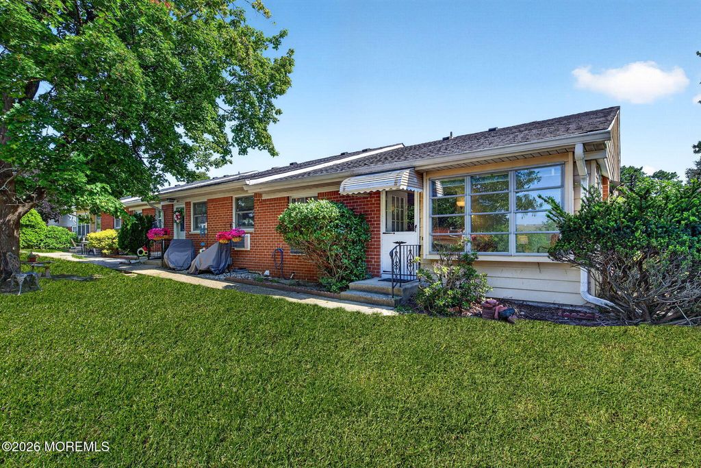 14 E Independence Parkway, Manchester, NJ 08759
