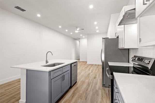 810 W 10th Street, Dallas, TX 75208