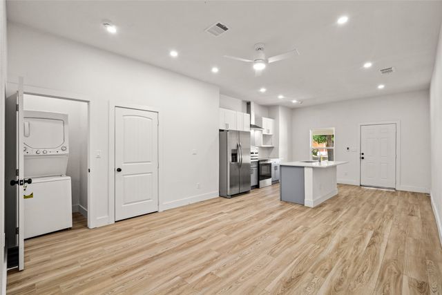 810 W 10th Street, Dallas, TX 75208