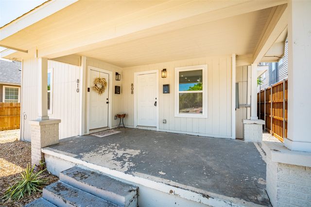 810 W 10th Street, Dallas, TX 75208