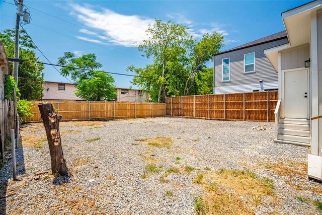 810 W 10th Street, Dallas, TX 75208