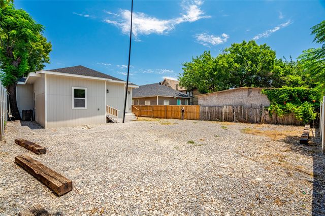 810 W 10th Street, Dallas, TX 75208