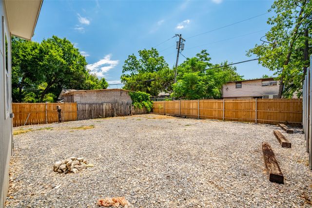 810 W 10th Street, Dallas, TX 75208