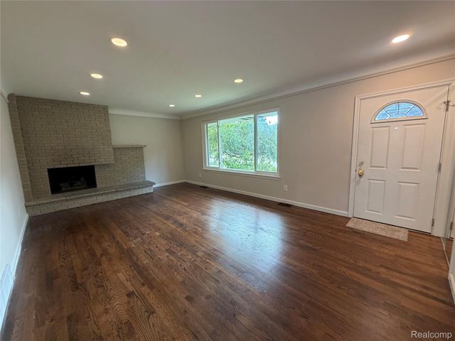 319 Amelia Avenue, Royal Oak, MI 48073
