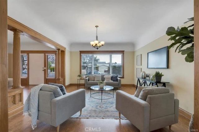 2913 Brighton Avenue, Los Angeles, CA 90018
