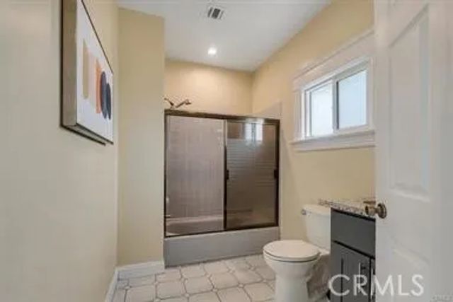 2913 Brighton Avenue, Los Angeles, CA 90018