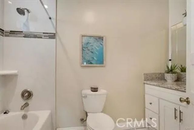 2913 Brighton Avenue, Los Angeles, CA 90018