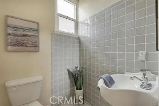 2913 Brighton Avenue, Los Angeles, CA 90018