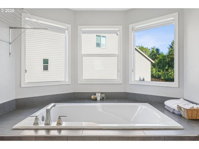 15579 Sw 76TH Ave, Portland, OR 97224