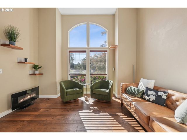 15579 Sw 76TH Ave, Portland, OR 97224