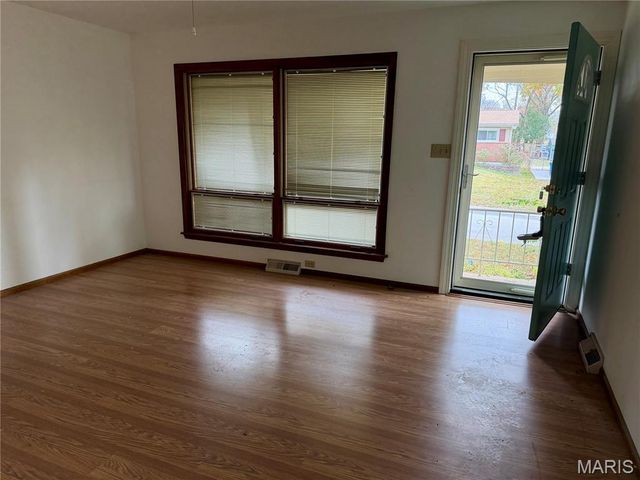 421 Lindy Boulevard, Ballwin, MO 63021