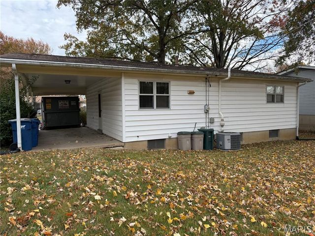 421 Lindy Boulevard, Ballwin, MO 63021