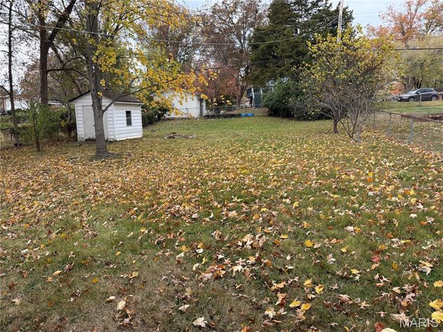 421 Lindy Boulevard, Ballwin, MO 63021