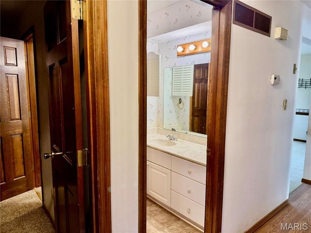 421 Lindy Boulevard, Ballwin, MO 63021