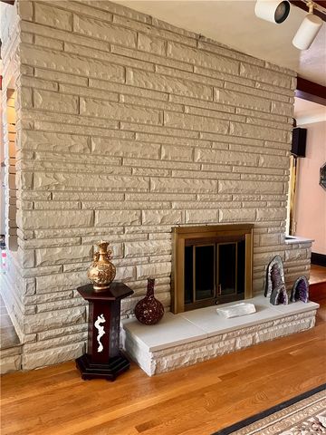 14150 Michael Dr, North Huntingdon, PA 15642