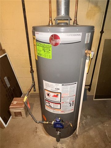 14150 Michael Dr, North Huntingdon, PA 15642