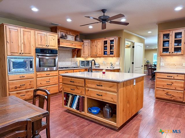 1329 Donovan Street, Gonzales, TX 78629