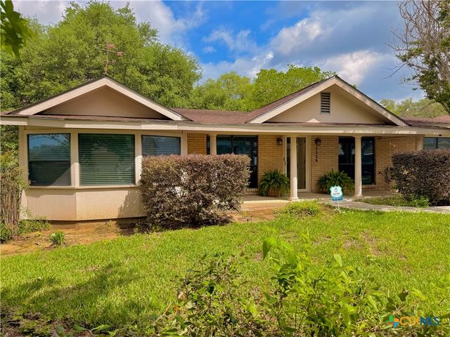 1329 Donovan Street, Gonzales, TX 78629
