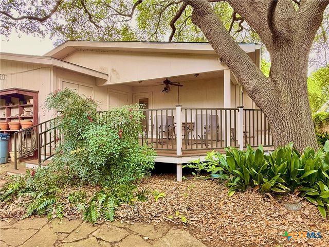 1329 Donovan Street, Gonzales, TX 78629