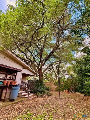 1329 Donovan Street, Gonzales, TX 78629