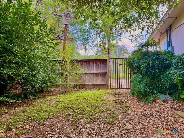 1329 Donovan Street, Gonzales, TX 78629