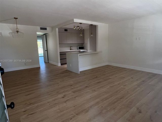 13155 SW 7th Court 204E, Pembroke Pines, FL 33027