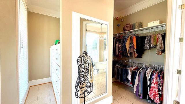 8 Griffith Court, Terrell, TX 75160