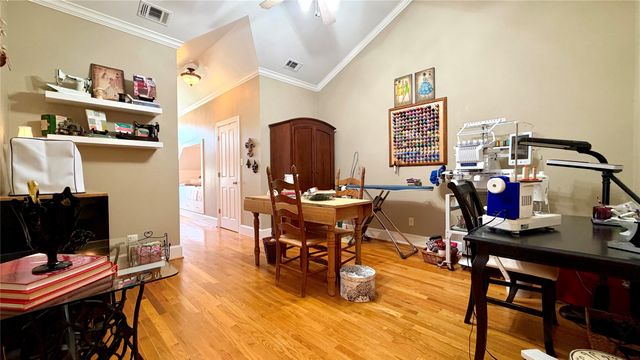 8 Griffith Court, Terrell, TX 75160