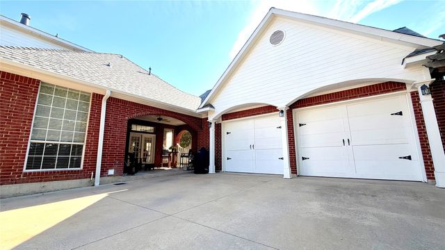 8 Griffith Court, Terrell, TX 75160
