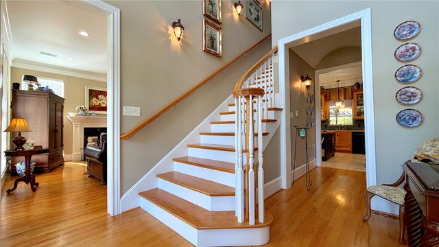 8 Griffith Court, Terrell, TX 75160