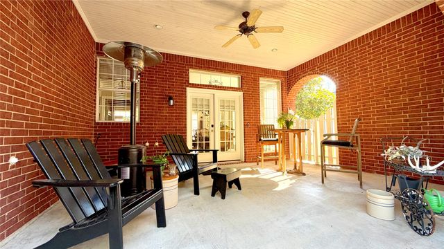 8 Griffith Court, Terrell, TX 75160