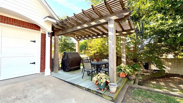 8 Griffith Court, Terrell, TX 75160