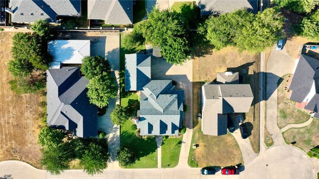 8 Griffith Court, Terrell, TX 75160