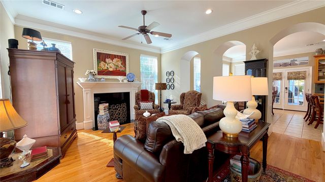 8 Griffith Court, Terrell, TX 75160