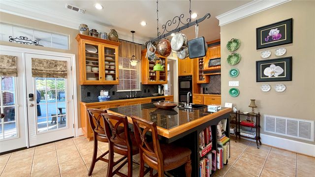 8 Griffith Court, Terrell, TX 75160