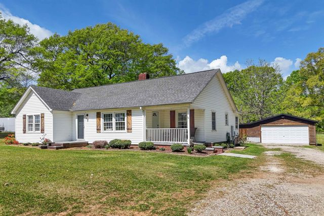 912 Dillon Street, Chesnee, SC 29323