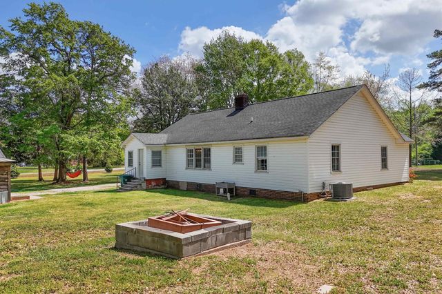 912 Dillon Street, Chesnee, SC 29323