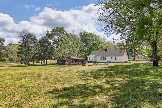 912 Dillon Street, Chesnee, SC 29323