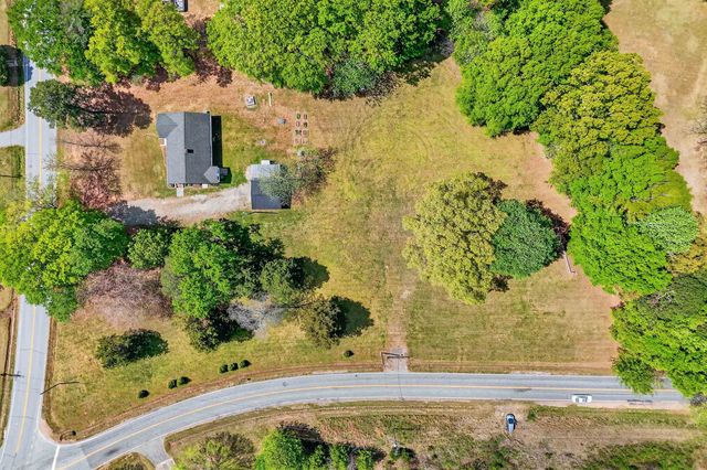 912 Dillon Street, Chesnee, SC 29323