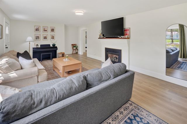 912 Dillon Street, Chesnee, SC 29323