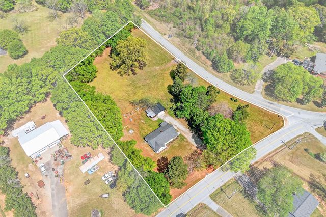 912 Dillon Street, Chesnee, SC 29323