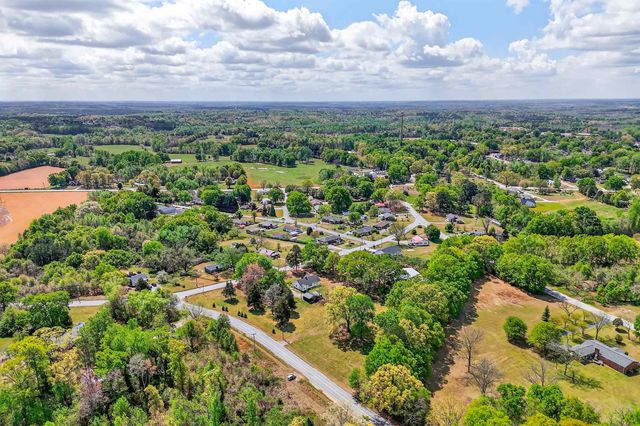 912 Dillon Street, Chesnee, SC 29323