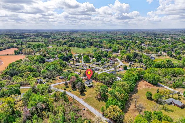 912 Dillon Street, Chesnee, SC 29323