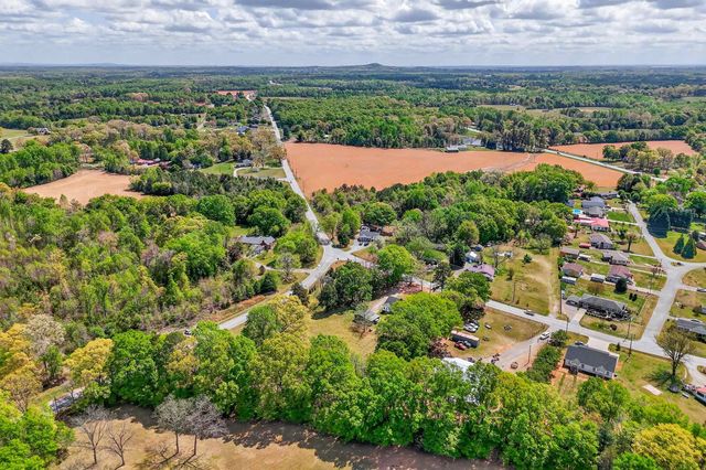 912 Dillon Street, Chesnee, SC 29323