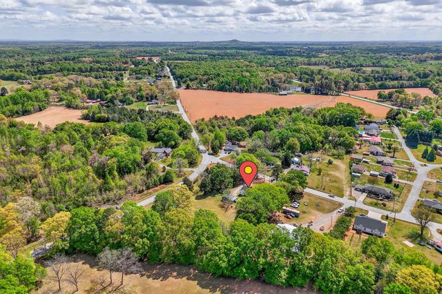 912 Dillon Street, Chesnee, SC 29323