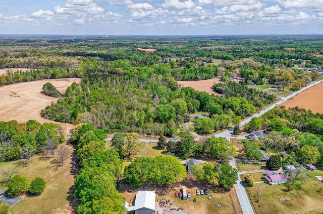 912 Dillon Street, Chesnee, SC 29323