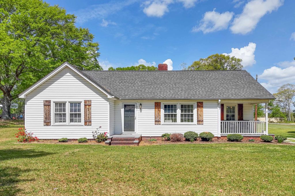 912 Dillon Street, Chesnee, SC 29323