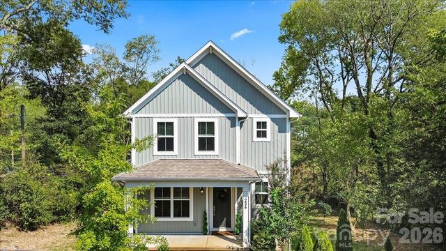 226 1st Street, Mount Holly, NC 28120