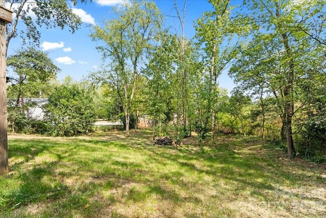 226 1st Street, Mount Holly, NC 28120